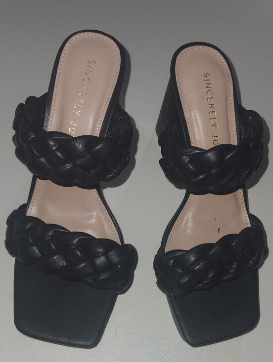 Sincerly Jules Shoes - Sincerly Jules Black Braided Strap  Block Heels Size 7.5